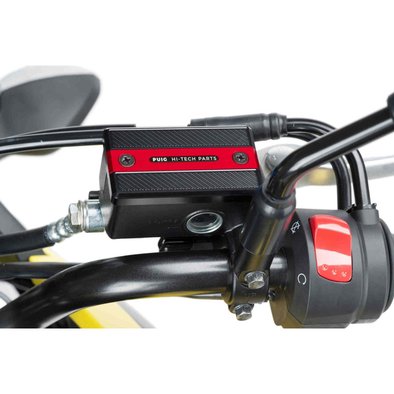 Tapon deposito liquido freno delantero Puig para Suzuki DL1050 V-Strom 2023 rojo