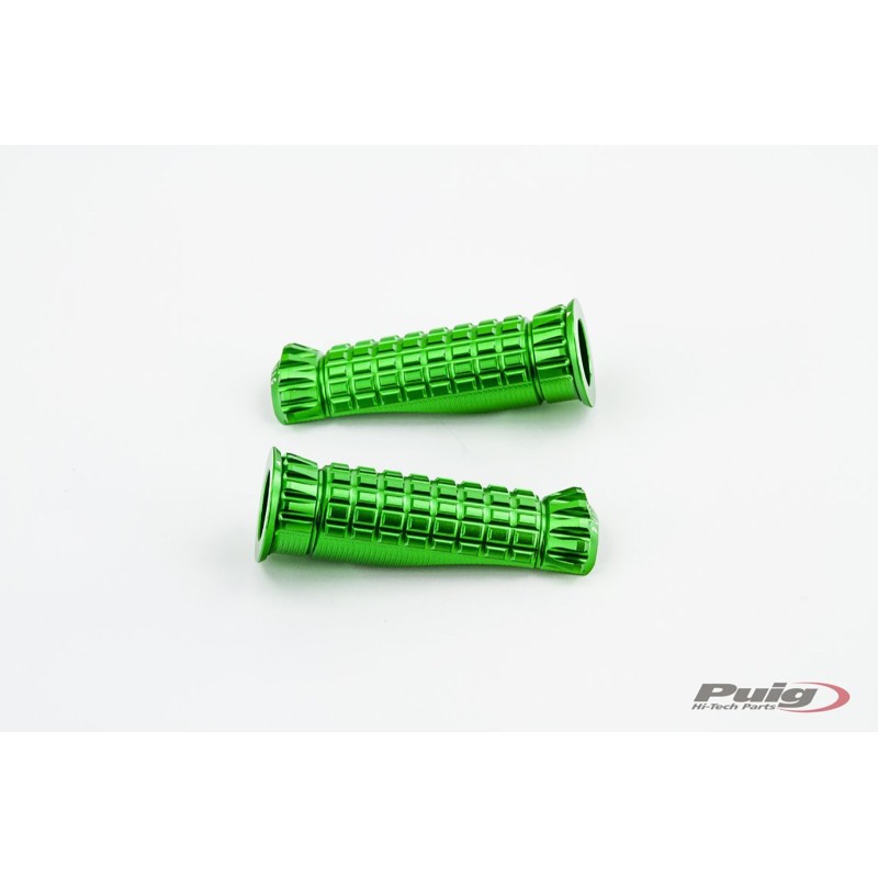 PUIG POGGIAPIEDI MODELLO R-FIGHTER COLORE VERDE. - Dimensioni: 74.5x26 mm. Peso: 90 gr.