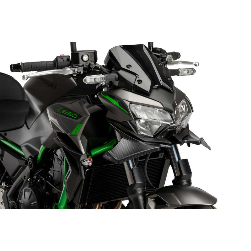 Aleron delantero Puig Downforce Naked Kawasaki Z650 2025 con aspecto de carbono