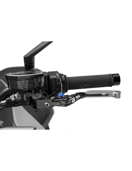 Levier d'embrayage Puig 4.0 extensible et pliable avec corps central noir, extension argentee et selecteur bleu