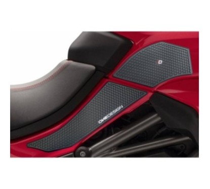 PUIG AUTOCOLLANT DE RESERVOIR SPECIFIQUE LATERAL DUCATI MULTISTRADA 1200 PIKES PEAK 16-17 NOIR