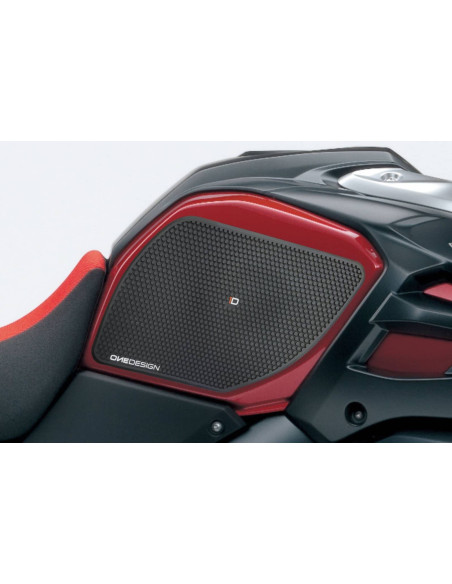Adhesivo lateral Puig especifico para deposito Suzuki DL1000 V-Strom 14-19 negro