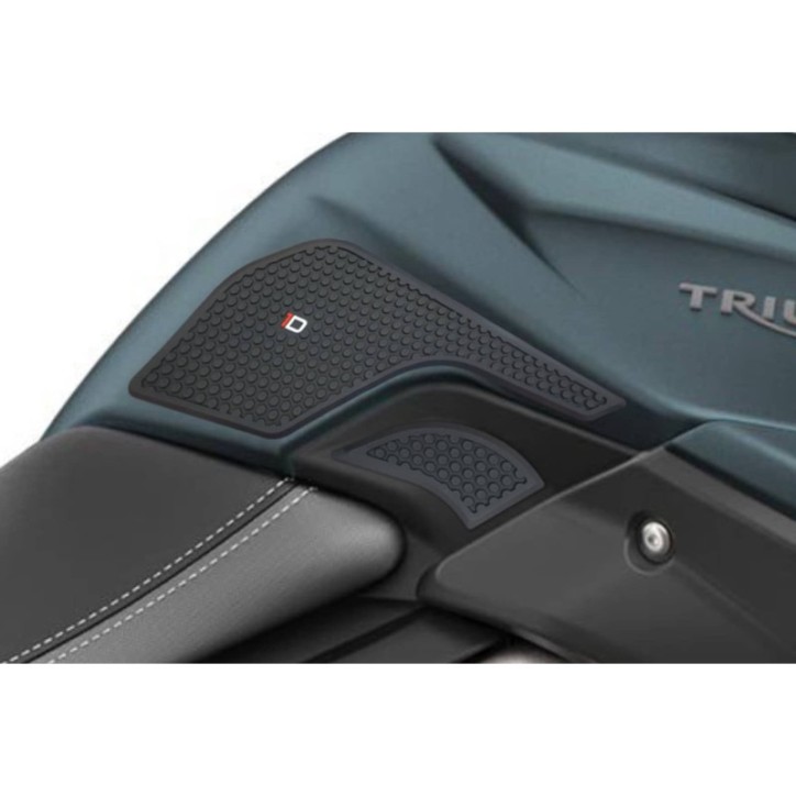 PUIG ADESIVO SERBATOIO SPECIFICO LATERALE PER TRIUMPH TIGER 1200 ALPINE EDITION 20-21 NERO